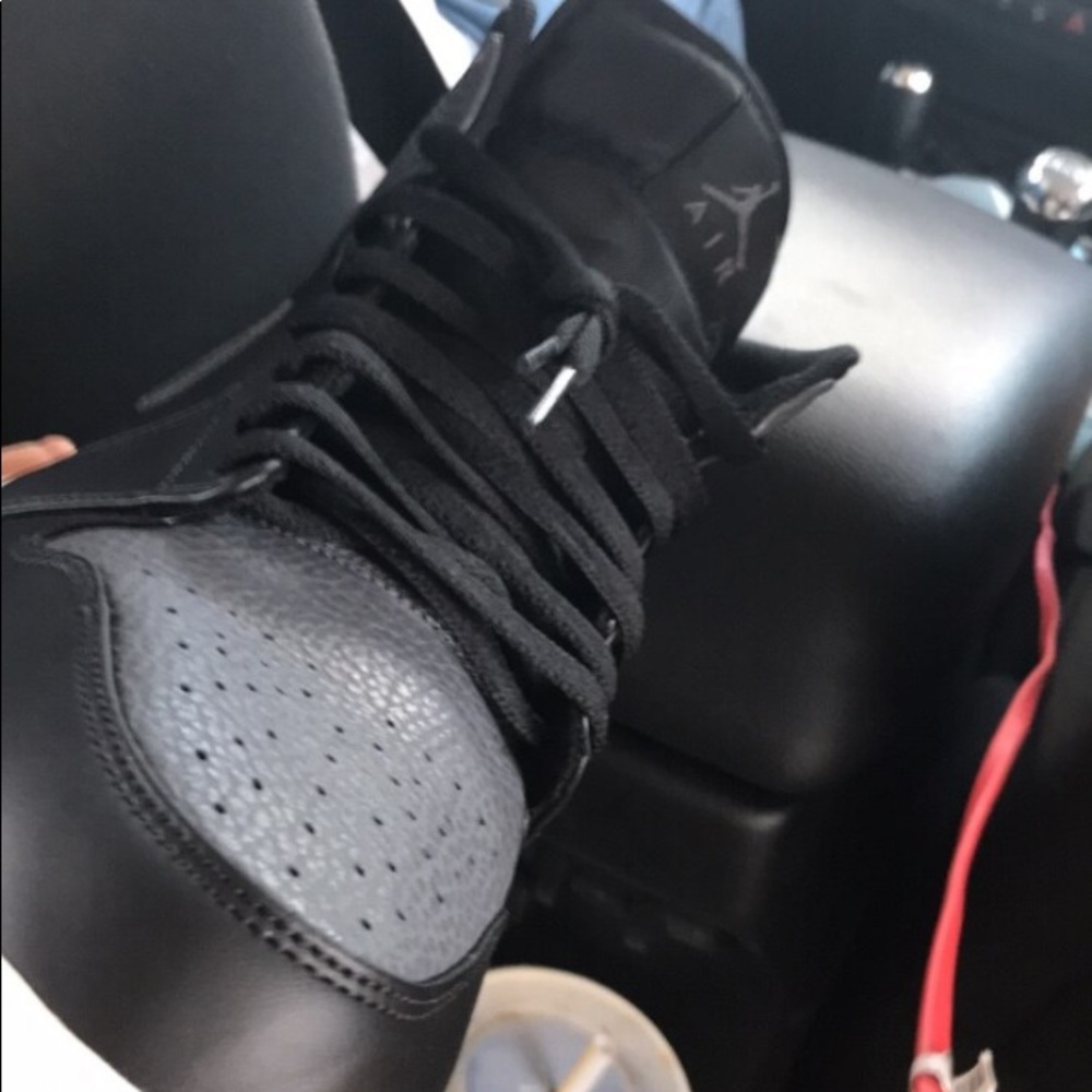 Air Jordan 1 mid black and grey - Picture 6 of 8